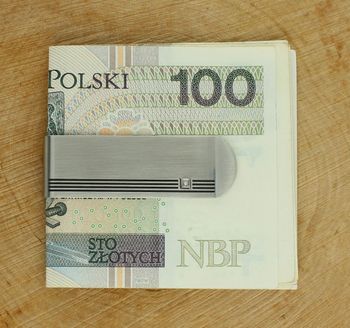 Stylowy klips na banknoty Nomination Italy z kolekcji Strong Diamond Geometric. Stal szlachetna z czarnymi elementami, zdobiony diamentem 0,005 ct. Elegancki i oryginalny 44.jpg